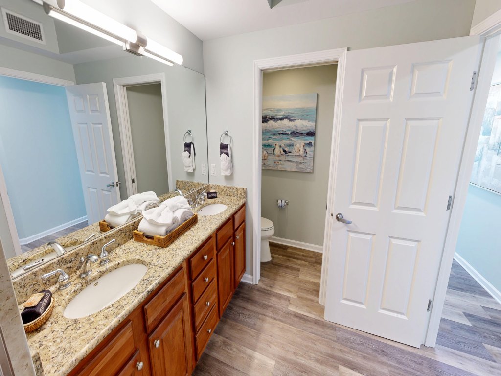 Silver Beach 506 is a gorgeous Gulf Front 4 BR with recent upgrades - sleeps 8 Vacation Rental in Destin - RedAwning
