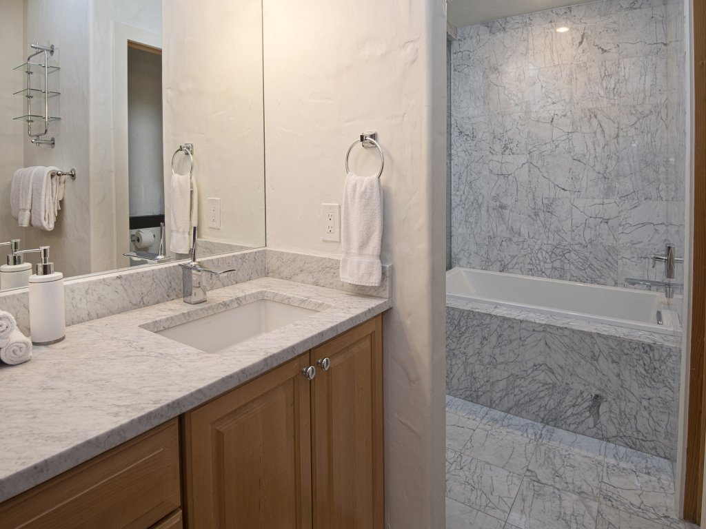 2109 B Chamonix Vacation Rental in Vail - RedAwning