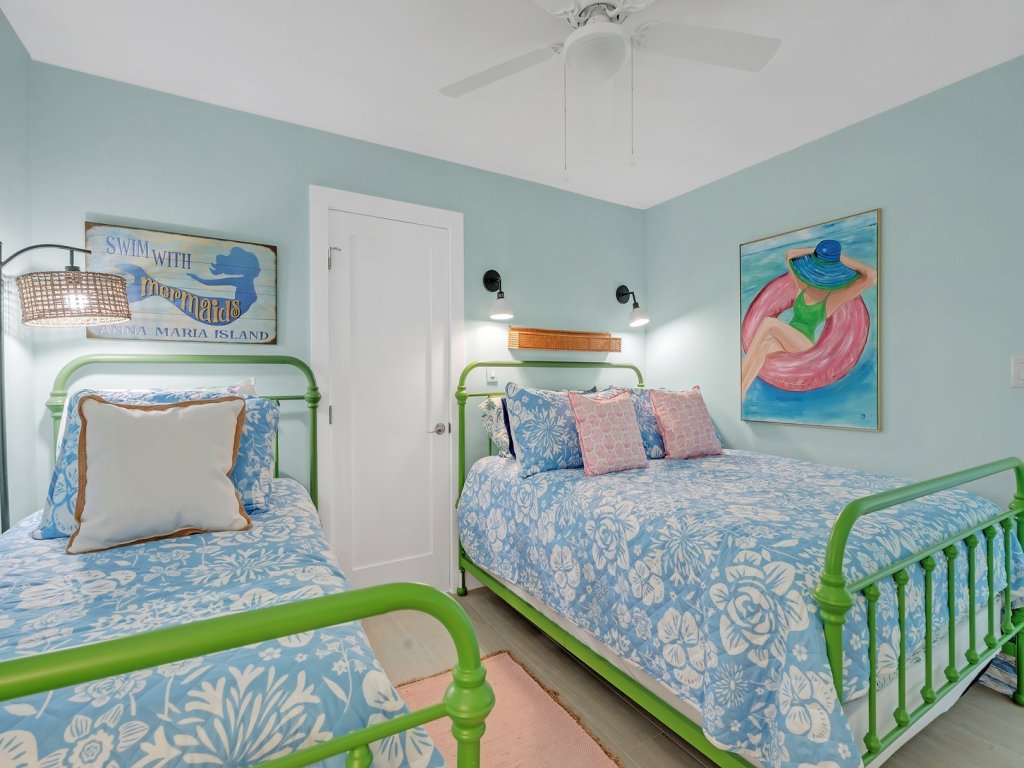 Flamingo Bay Vacation Rental in Anna Maria - RedAwning
