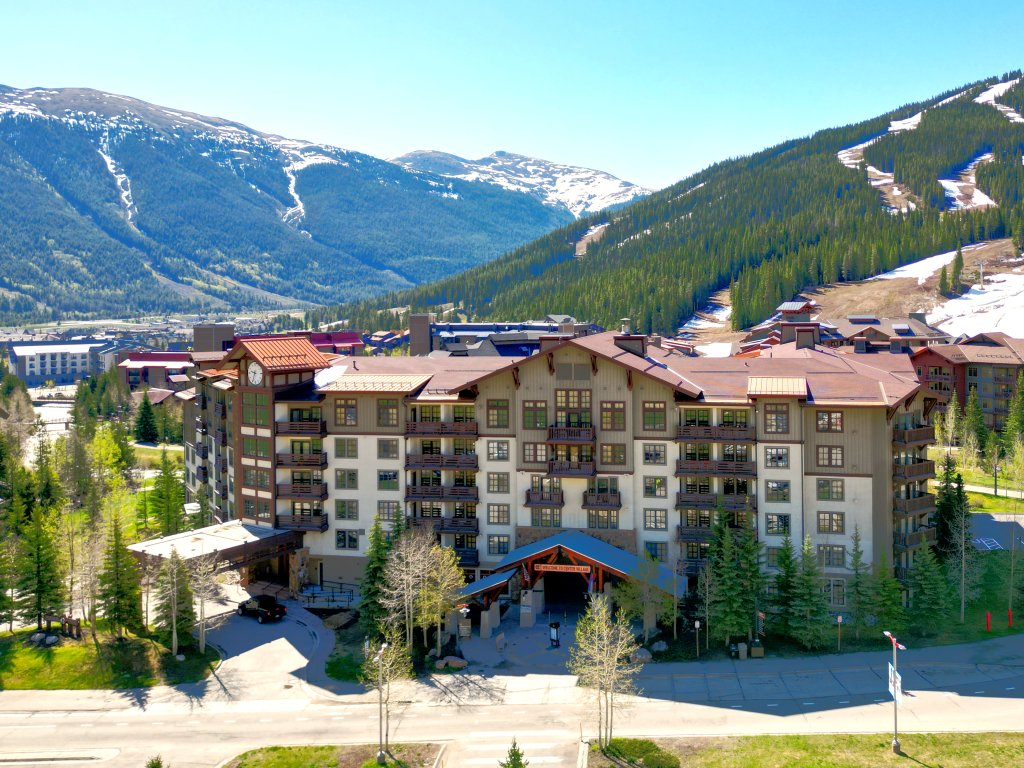 Largest Condo In Passage Point, Vaulted Ceilings, Huge Balcony - PP514 Vacation Rental in Copper Mountain - RedAwning