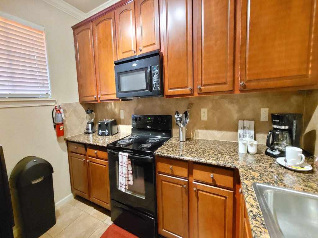 BP532CP Bella Piazza Condo Vacation Rental in Davenport - RedAwning