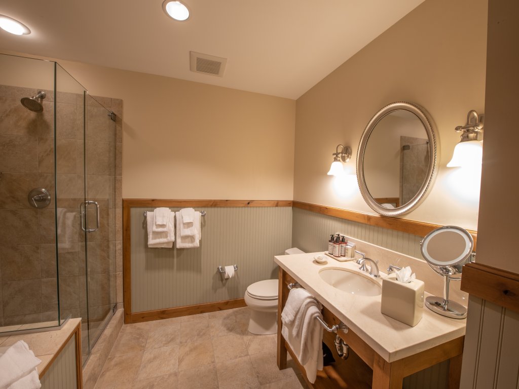 Kid-Friendly 2BR / 3BA Slopeside Condo Vacation Rental in Crested Butte - RedAwning