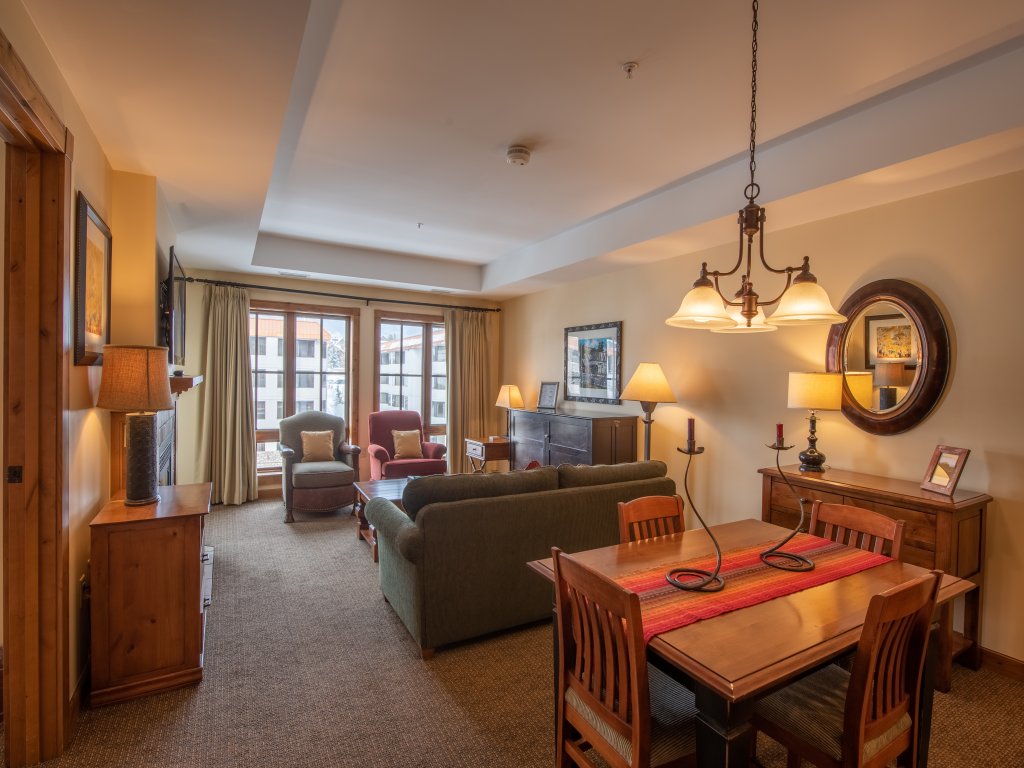 Updated 1 Bedroom Condo in Mountaineer Square Vacation Rental in Crested Butte - RedAwning