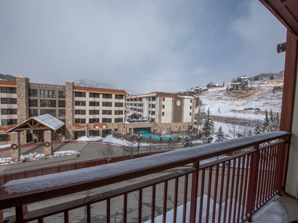 Updated 1 Bedroom Condo in Mountaineer Square Vacation Rental in Crested Butte - RedAwning