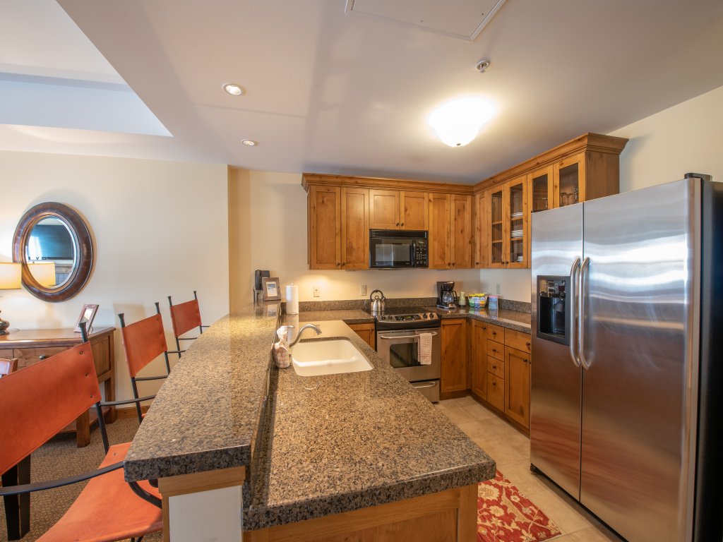 Updated 1 Bedroom Condo in Mountaineer Square Vacation Rental in Crested Butte - RedAwning