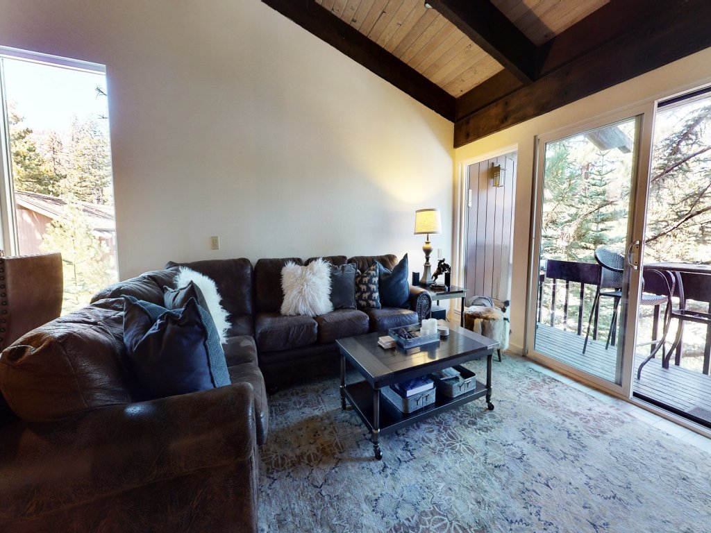 Mammoth Estates 234 5-Star Mountain Modern remodeled Condo with Private Washer Dryer in Prime location Vacation Rental in Mammoth Lakes - RedAwning