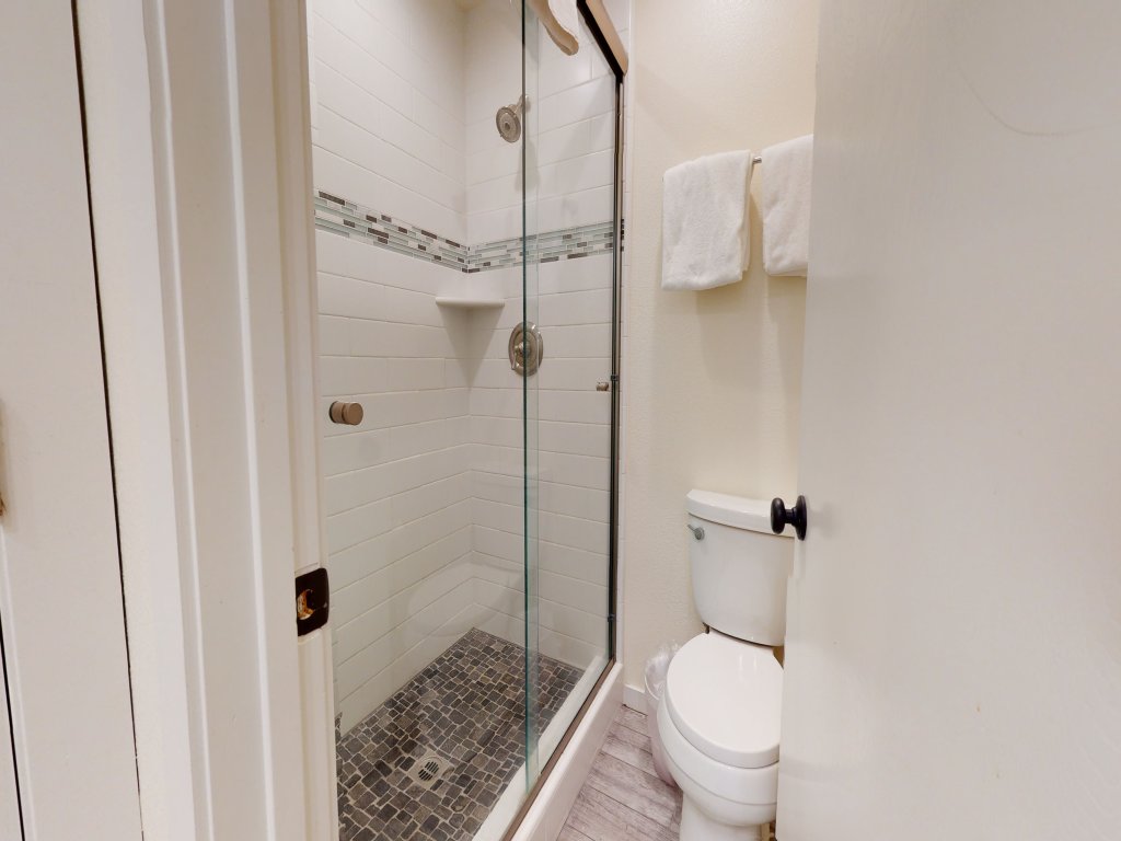 Mammoth Estates 234 5-Star Mountain Modern remodeled Condo with Private Washer Dryer in Prime location Vacation Rental in Mammoth Lakes - RedAwning