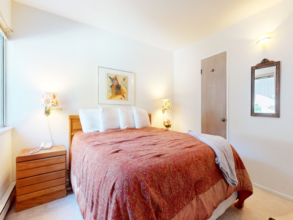 Mammoth Estates 133 Light and Bright Family favorite with Spacious Floorplan Vacation Rental in Mammoth Lakes - RedAwning