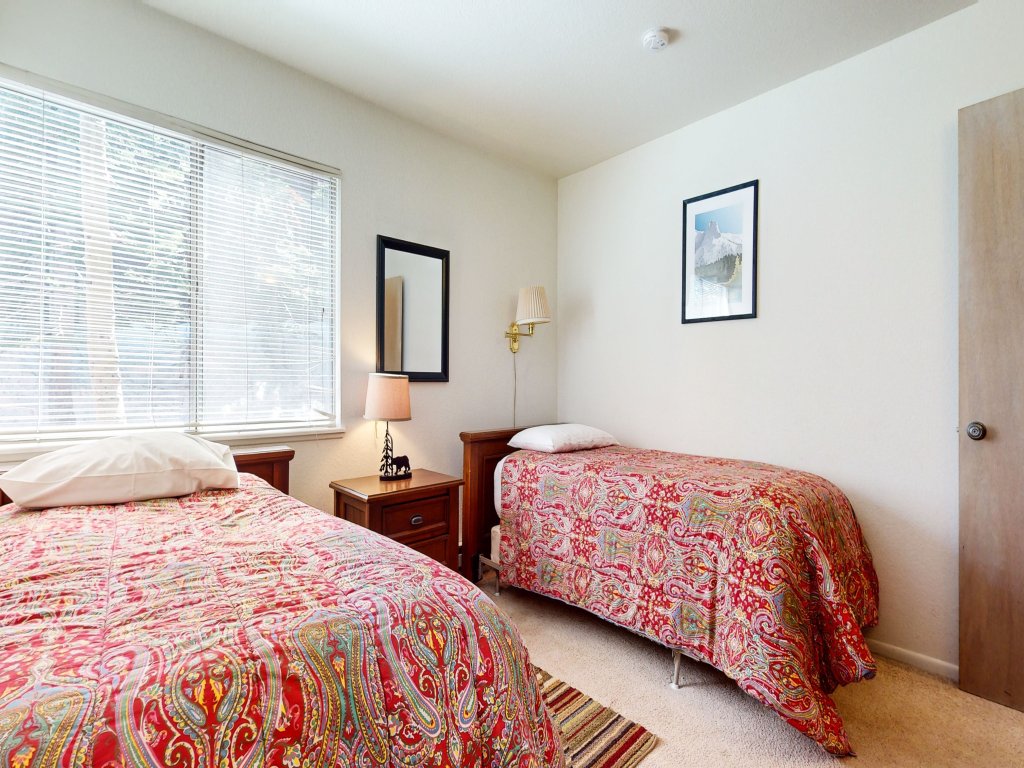 Mammoth Estates 133 Light and Bright Family favorite with Spacious Floorplan Vacation Rental in Mammoth Lakes - RedAwning