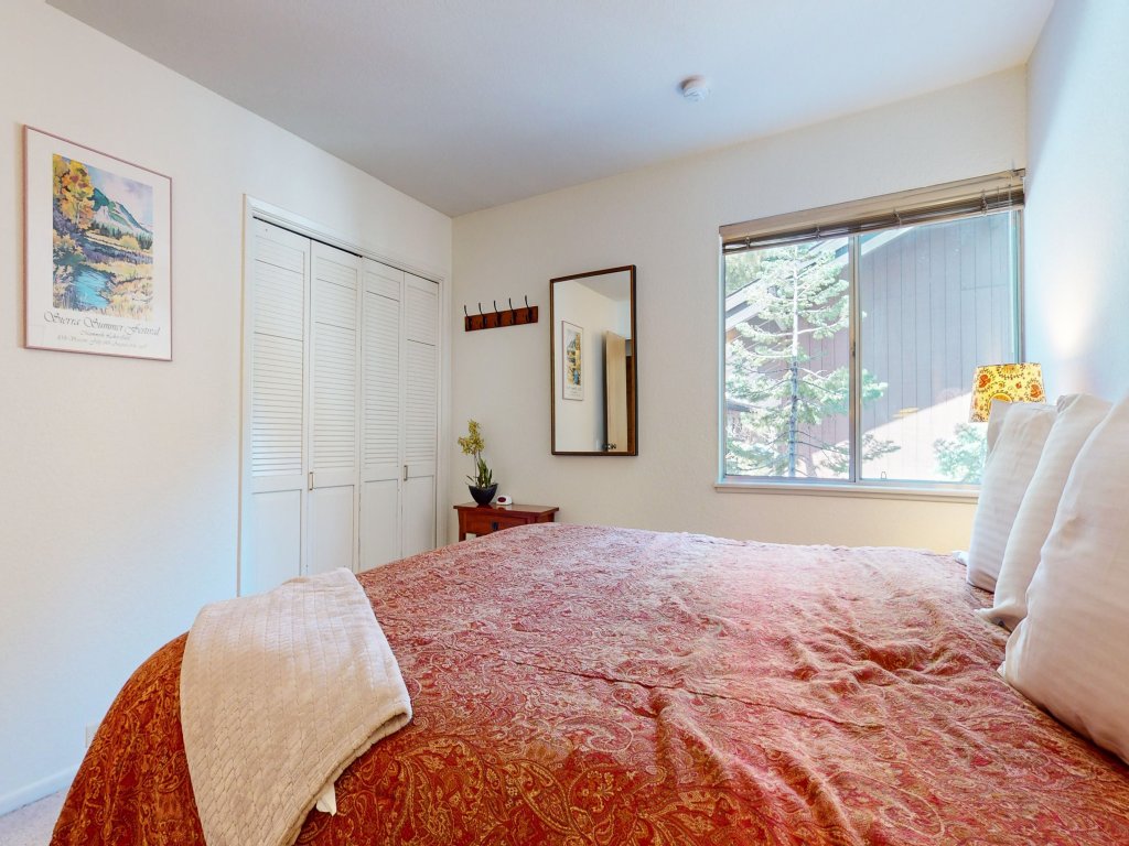 Mammoth Estates 133 Light and Bright Family favorite with Spacious Floorplan Vacation Rental in Mammoth Lakes - RedAwning