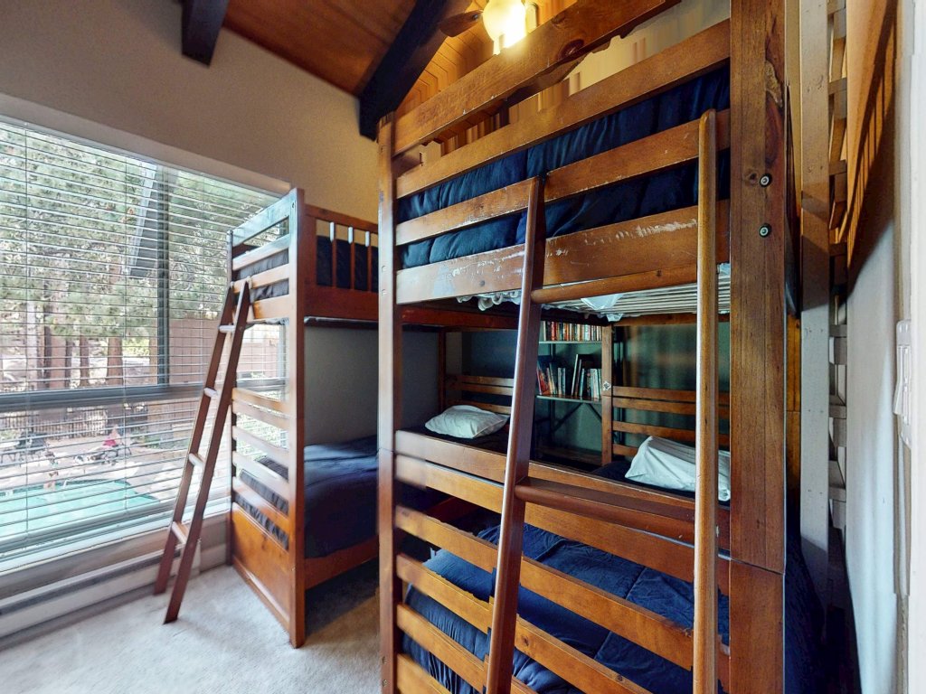 Mammoth Estates 139 Updated Large Floorplan, Perfect for families, Steps from The Village Gondola Vacation Rental in Mammoth Lakes - RedAwning