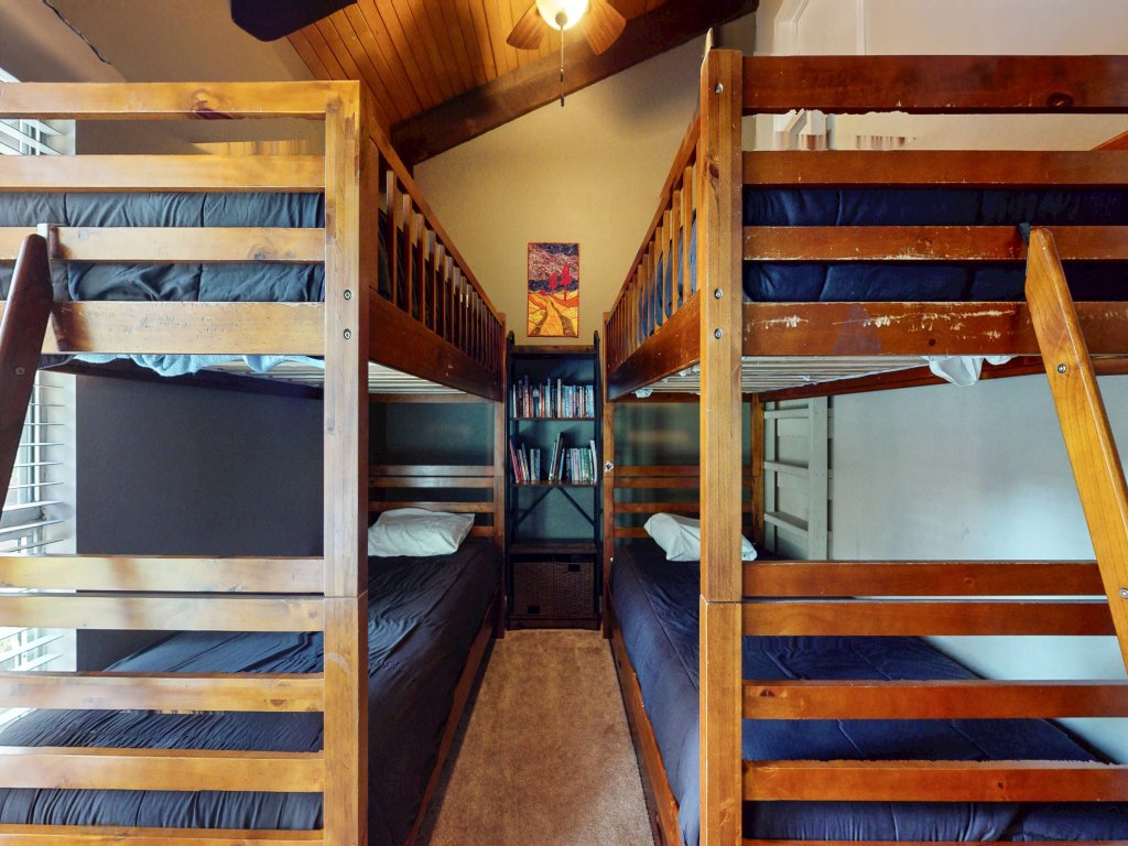 Mammoth Estates 139 Updated Large Floorplan, Perfect for families, Steps from The Village Gondola Vacation Rental in Mammoth Lakes - RedAwning