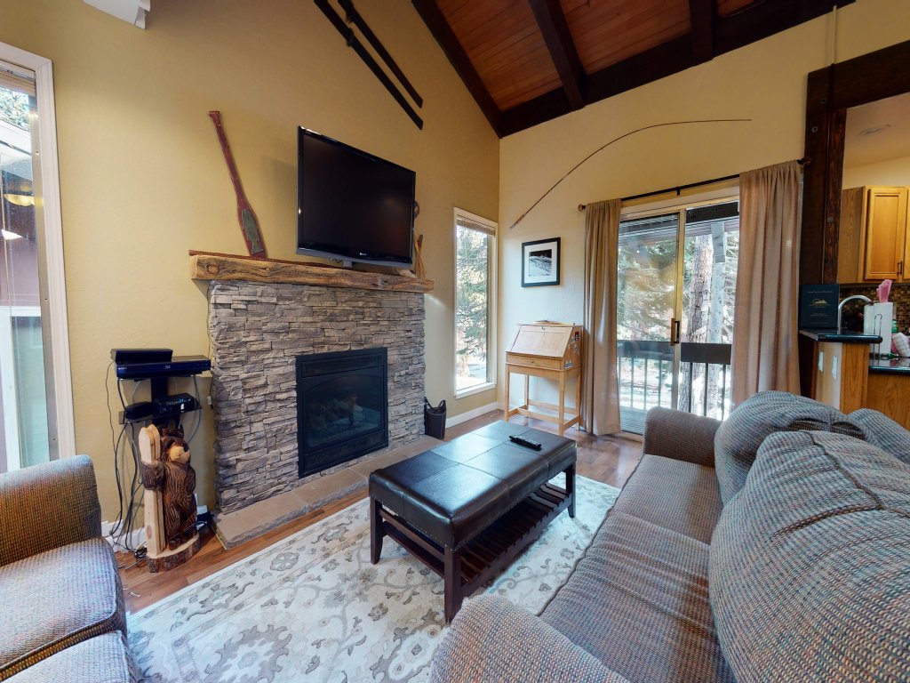 Mammoth Estates 139 Updated Large Floorplan, Perfect for families, Steps from The Village Gondola Vacation Rental in Mammoth Lakes - RedAwning