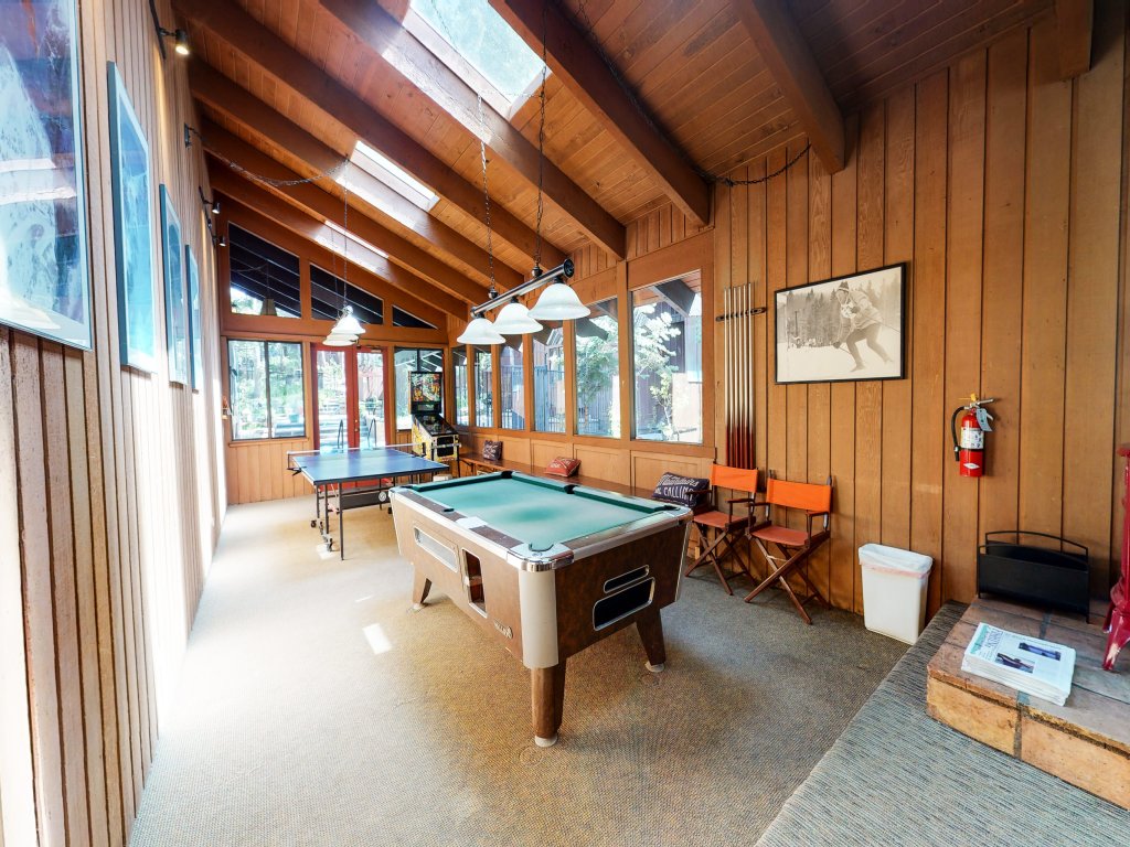 Mammoth Estates 120 Pet-Friendly, Fabulous location, Great for Groups, Walk to Village Gondola Vacation Rental in Mammoth Lakes - RedAwning