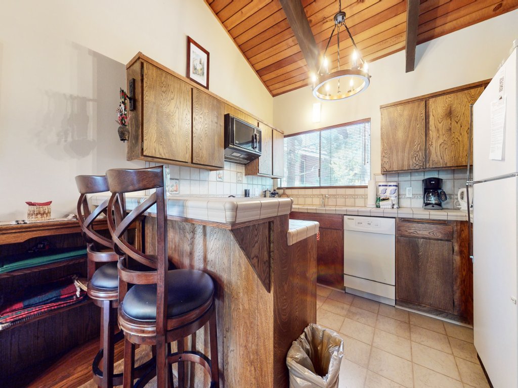 Mammoth Estates 224 Wood Burning Fireplace, Prime location, Walk to The Village Gondola Vacation Rental in Mammoth Lakes - RedAwning