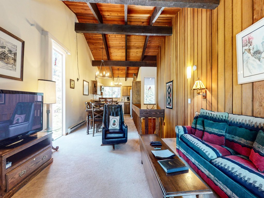 Mammoth Estates 224 Wood Burning Fireplace, Prime location, Walk to The Village Gondola Vacation Rental in Mammoth Lakes - RedAwning