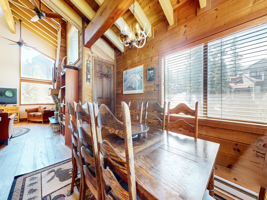 Rainbow Villas 1 Charming Boutique complex, Dual Master Suites, Forest Mountain Views Vacation Rental in Mammoth Lakes - RedAwning