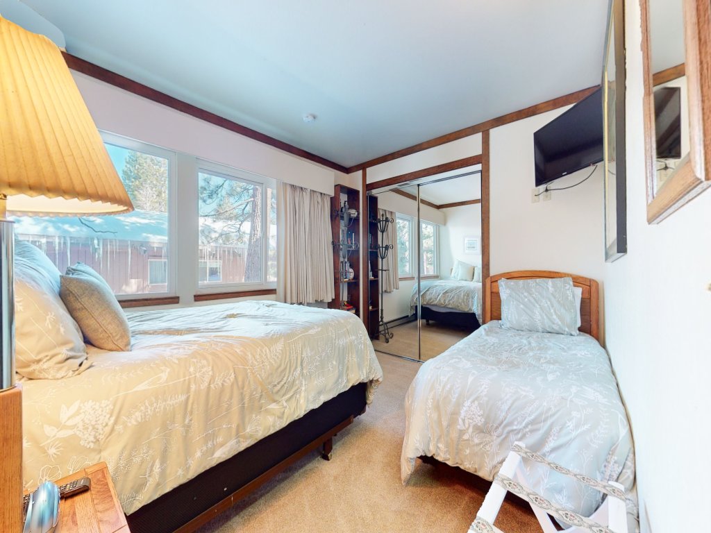 Mammoth Estates 204 Large Mountain Condo with Updates, Cozy and Clean, Walk to The Village Vacation Rental in Mammoth Lakes - RedAwning