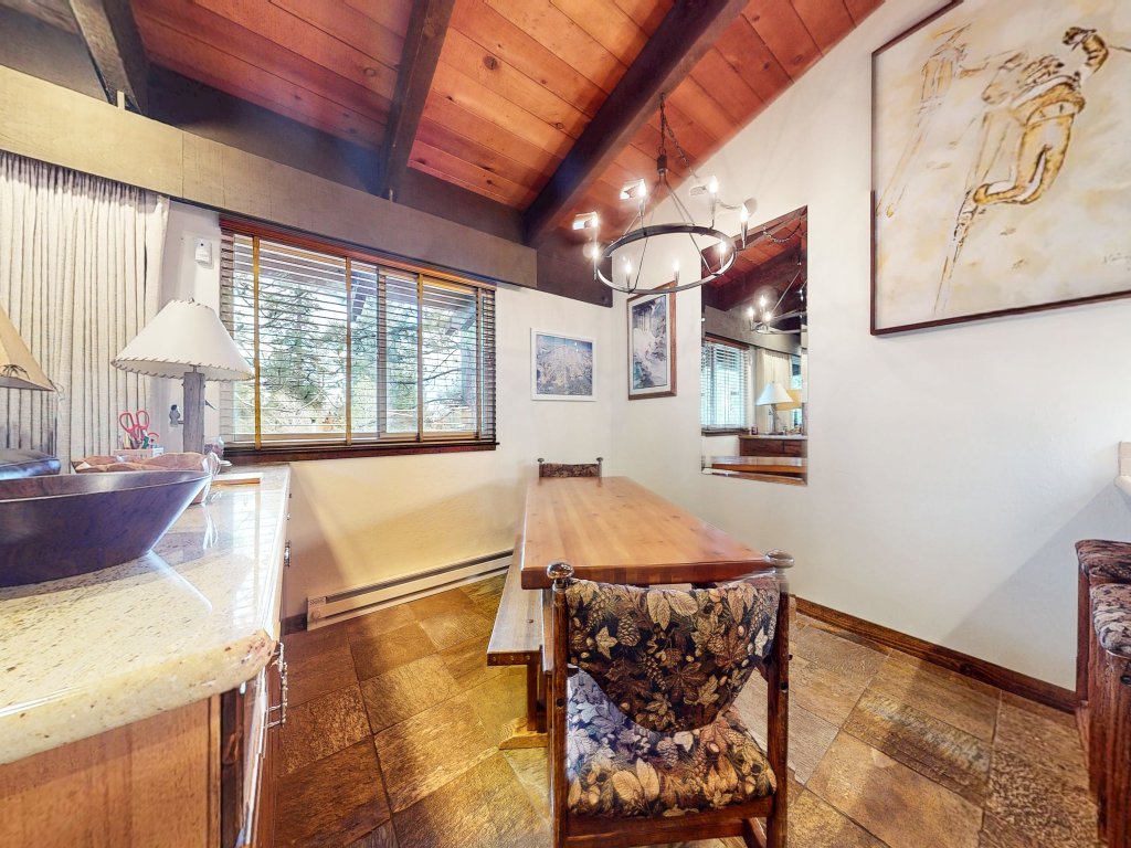 Mammoth Estates 204 Large Mountain Condo with Updates, Cozy and Clean, Walk to The Village Vacation Rental in Mammoth Lakes - RedAwning