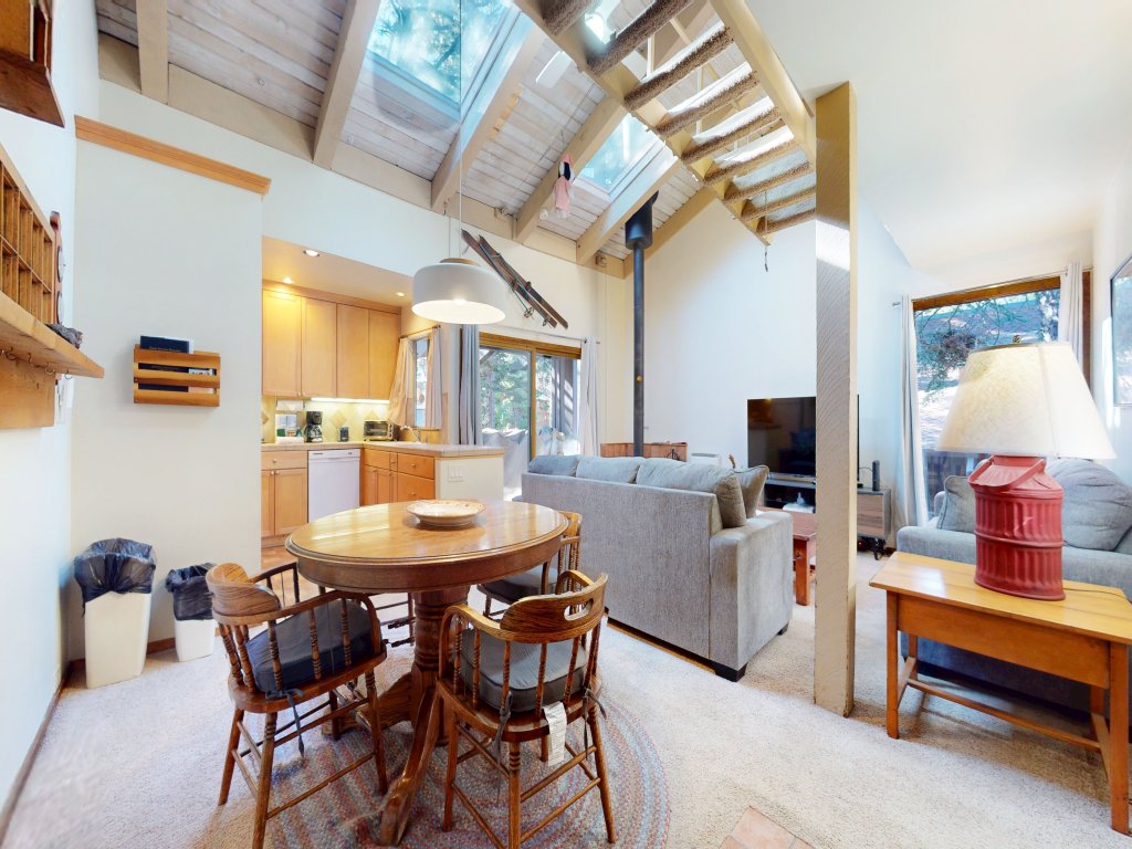 Mammoth Estates 111 Well crafted, Prime location, Walk to The Village Gondola Vacation Rental in Mammoth Lakes - RedAwning