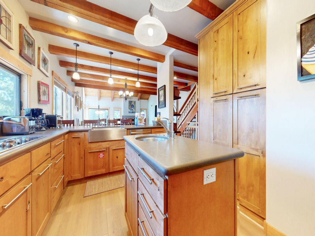 Val DIsere #10 Vacation Rental in Mammoth Lakes - RedAwning