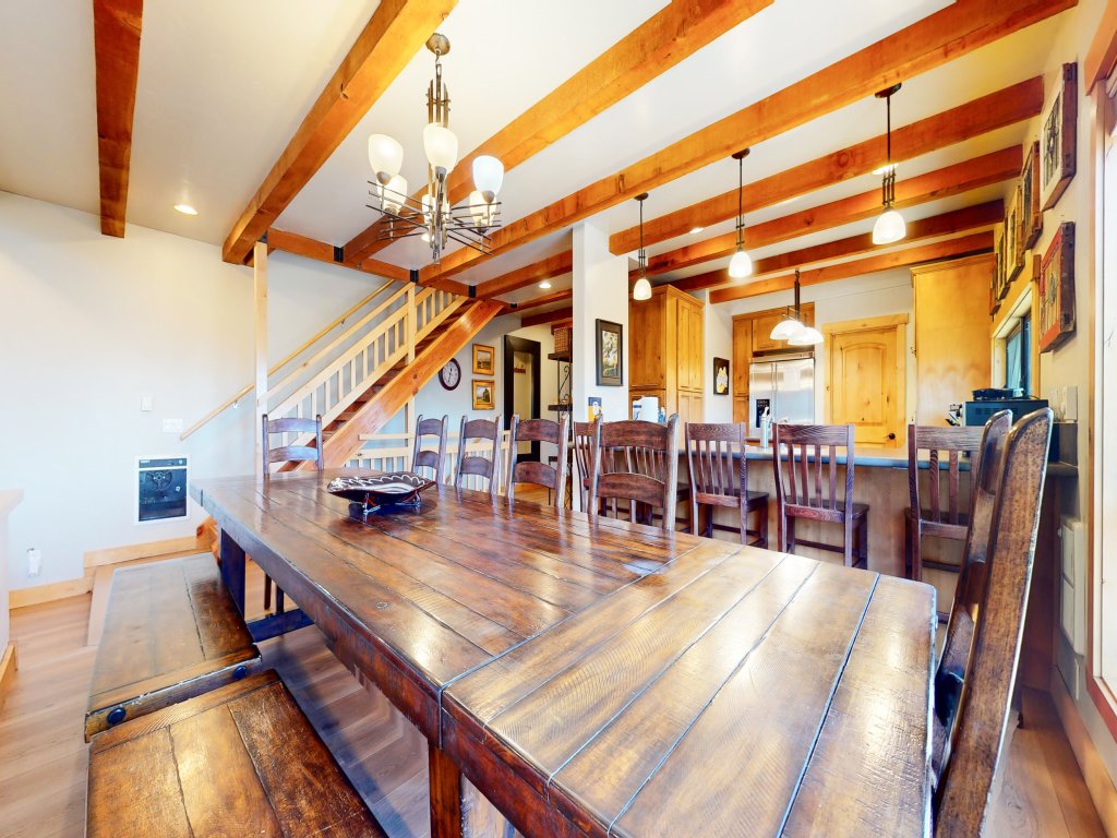 Val DIsere #10 Vacation Rental in Mammoth Lakes - RedAwning