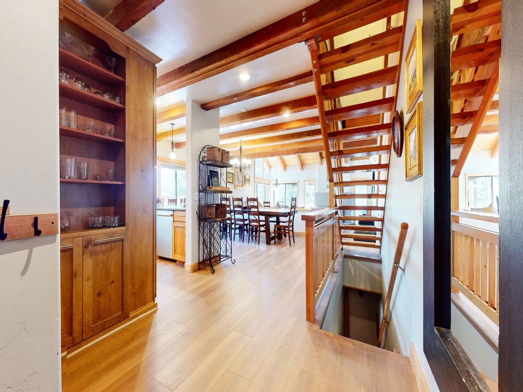 Val DIsere #10 Vacation Rental in Mammoth Lakes - RedAwning