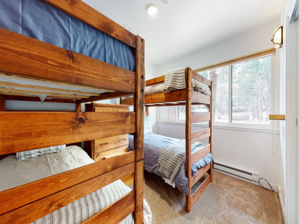 Mammoth Estates 116 Large Family Condo, Updates, Walk to the Village Gondola Vacation Rental in Mammoth Lakes - RedAwning