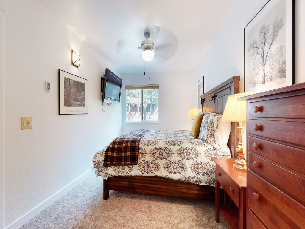 Mammoth Estates 116 Large Family Condo, Updates, Walk to the Village Gondola Vacation Rental in Mammoth Lakes - RedAwning