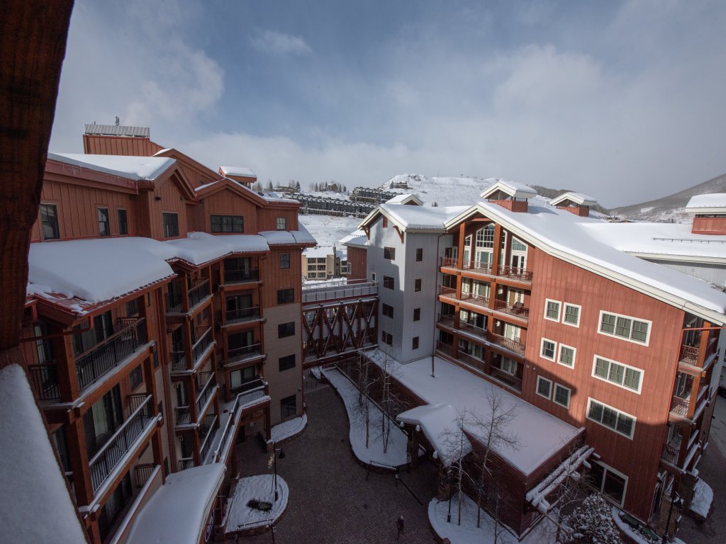 Top Floor 2 Bedroom Condo in Mountaineer Square Vacation Rental in Crested Butte - RedAwning