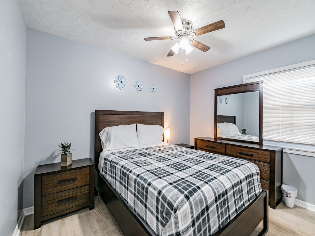 A Large Tropical Estate with 2 Acres of Space in Tampa Bay Vacation Rental in Tampa - RedAwning