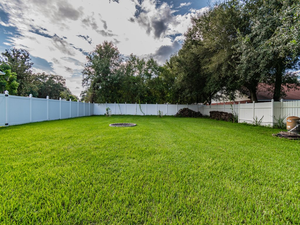 A Large Tropical Estate with 2 Acres of Space in Tampa Bay Vacation Rental in Tampa - RedAwning