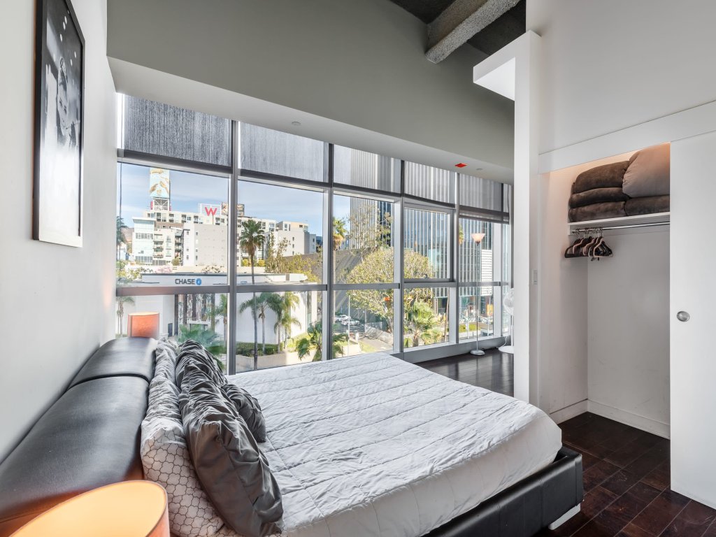 Deluxe Studio in a Glass Walled Building in Hollywood - Amazing View of City Vacation Rental in Los Angeles - RedAwning