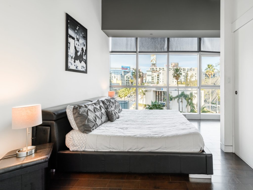 Deluxe Studio in a Glass Walled Building in Hollywood - Amazing View of City Vacation Rental in Los Angeles - RedAwning