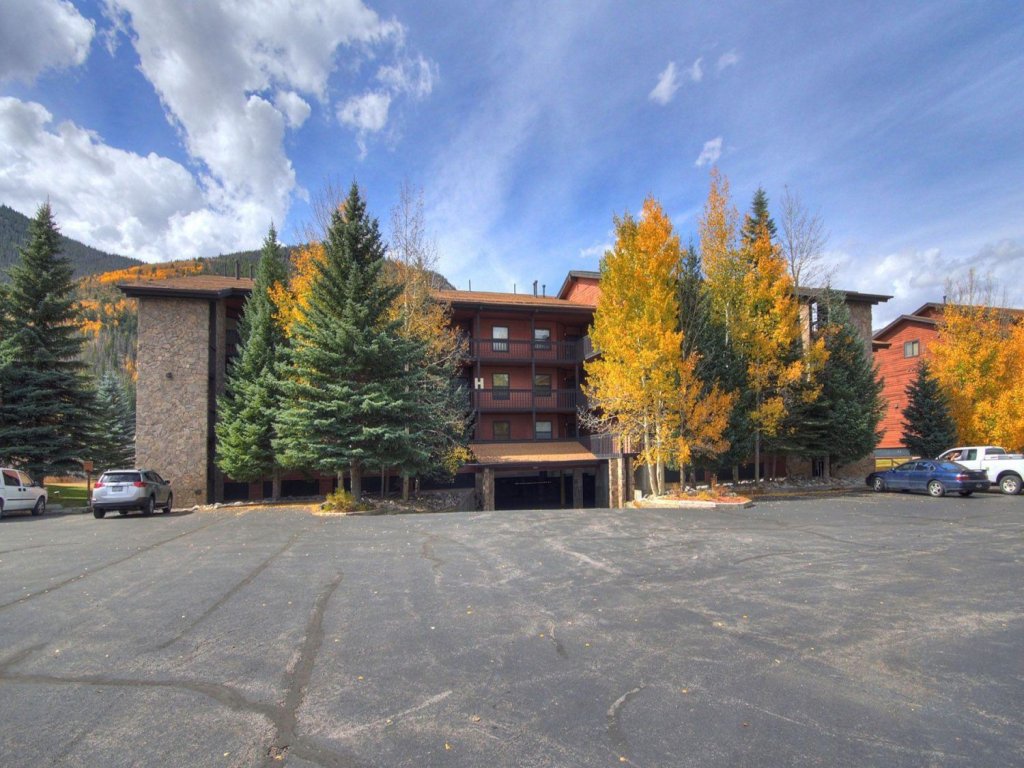 201C Mountain Side 1BR+Loft 1BA Vacation Rental in Colorado - RedAwning
