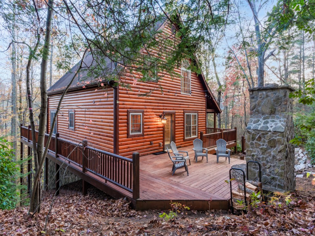 Iron Mountain Lodge On Watauga Lake - Adjacent to Cherokee National Forest Vacation Rental in Butler - RedAwning