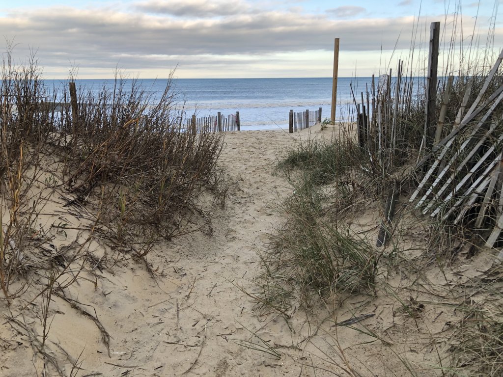 Pirates Quarters Vacation Rental in Kitty Hawk - RedAwning