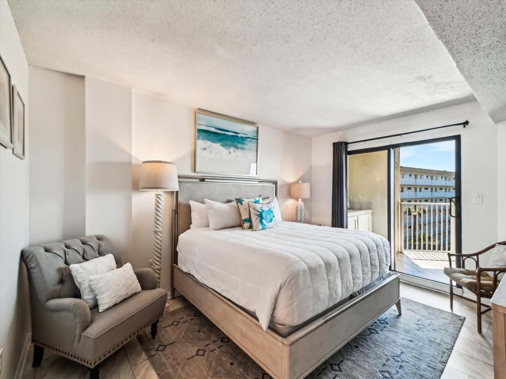 IR 518 is a Stunning 2 BR  that has amazing Sunset views - sleeps 10 Vacation Rental in Destin - RedAwning