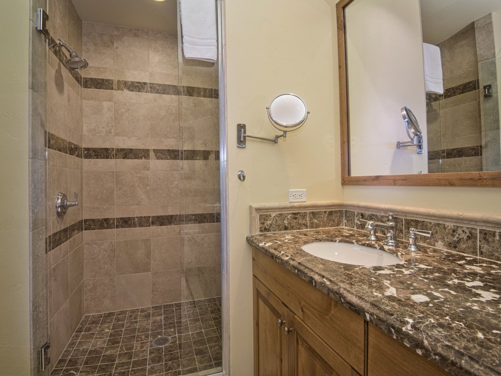 Beaver Creek Landing A404 Vacation Rental in Beaver Creek - RedAwning