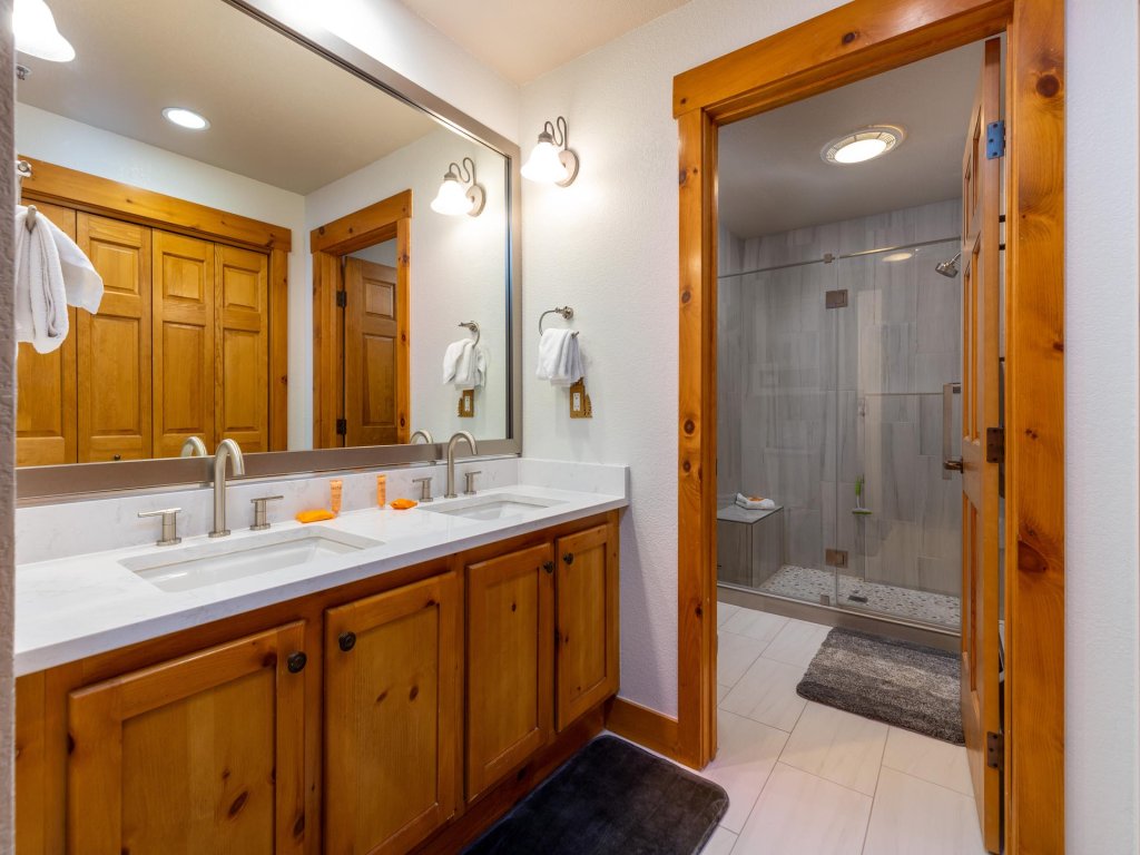 8750 Trappers Crossing Vacation Rental in Keystone - RedAwning