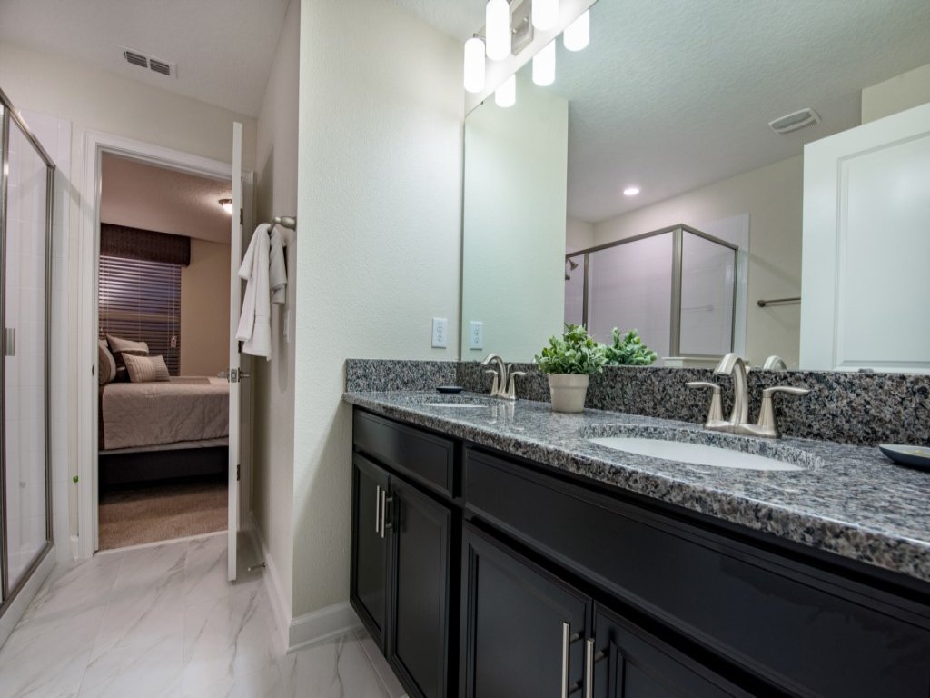 9 Bed Champions Gate 2 Kings Lower Level Vacation Rental in Davenport - RedAwning