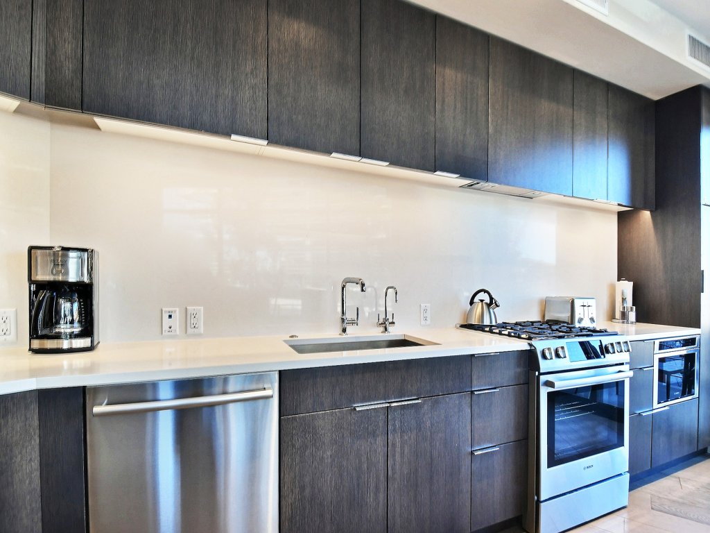 Modern Ski-in/out 2 BR in Canyons Village Save 20% on 7+ Nights! Vacation Rental in Park City - RedAwning