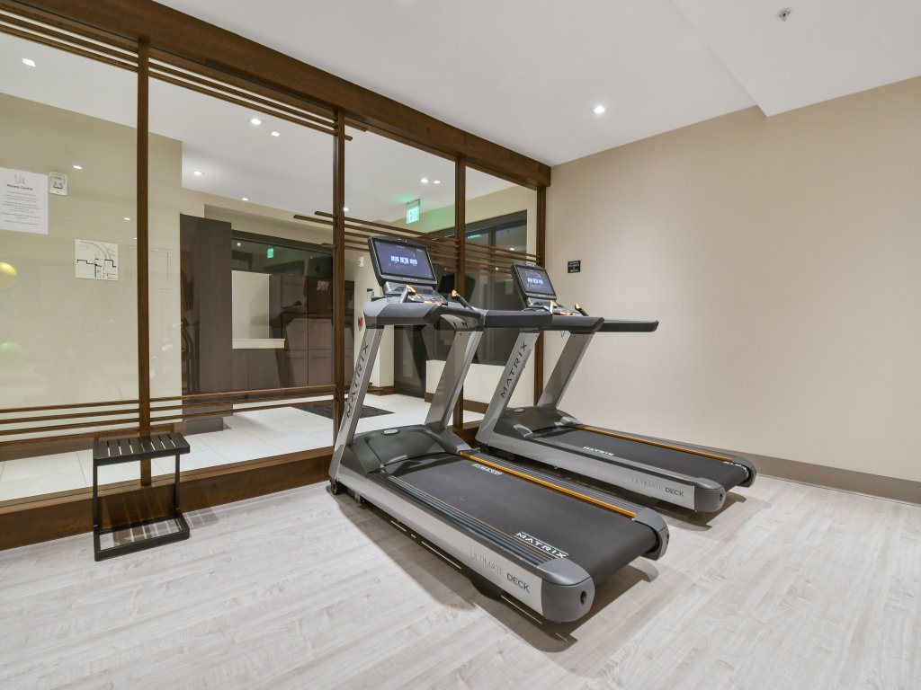 Modern Ski-in/out 2 BR in Canyons Village Save 20% on 7+ Nights! Vacation Rental in Park City - RedAwning