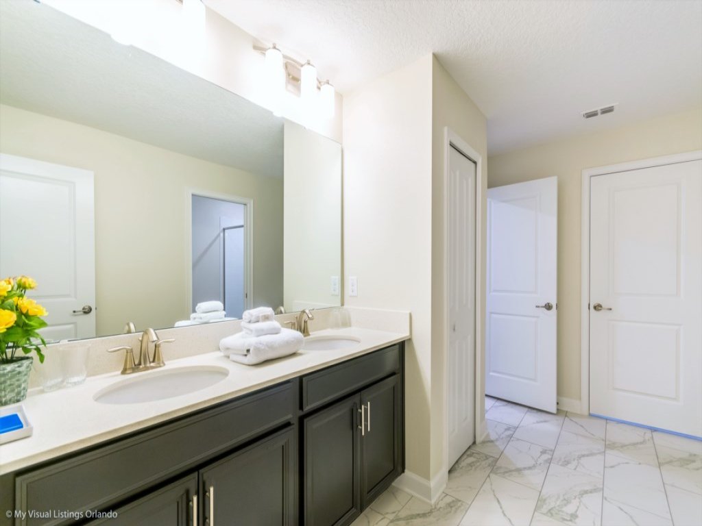 Bring The Whole Family Gate 9 Bedroom 5 Bath Vacation Rental in Davenport - RedAwning