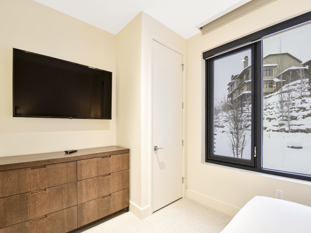 3BR Residence in Canyons Village- Ski in/ski out! Save 20% on 7+ Nights! Vacation Rental in Park City - RedAwning