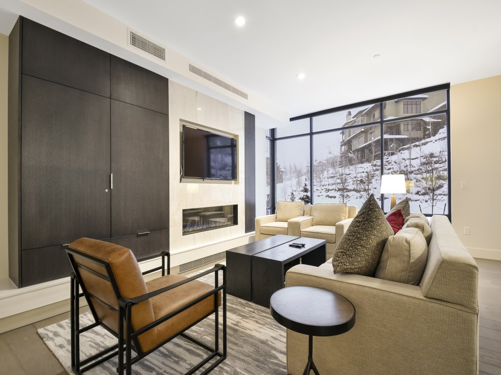3BR Residence in Canyons Village- Ski in/ski out! Save 20% on 7+ Nights! Vacation Rental in Park City - RedAwning