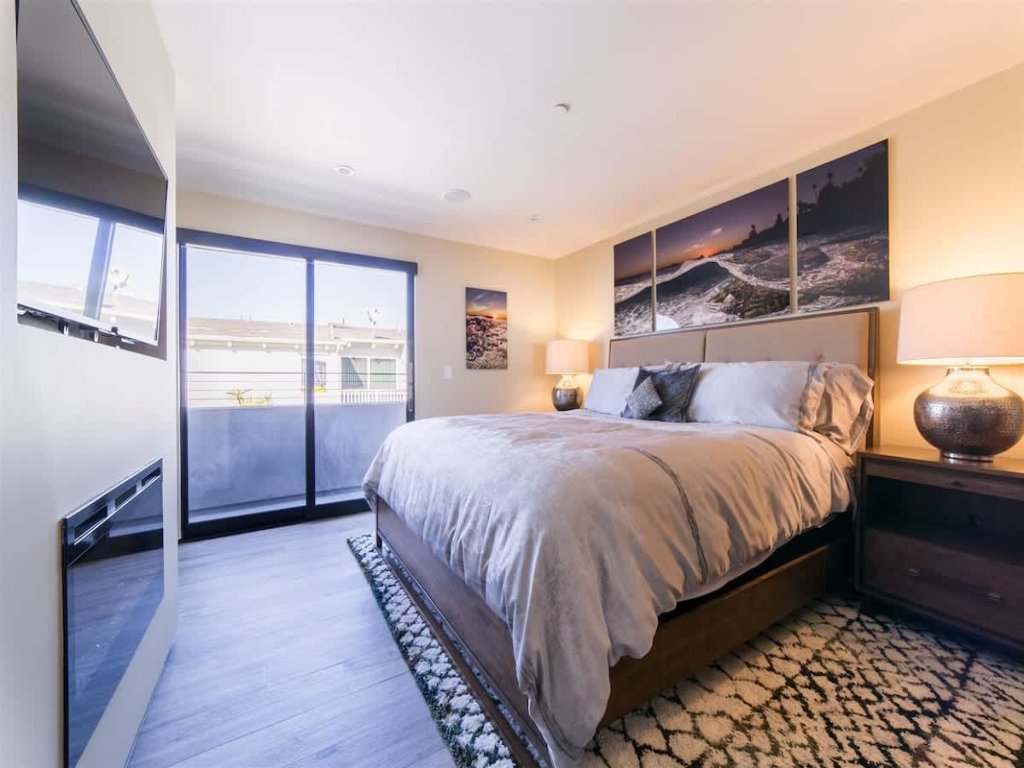 501 E bay | High End Luxury Near The Bay & Beach Vacation Rental in Newport Beach - RedAwning