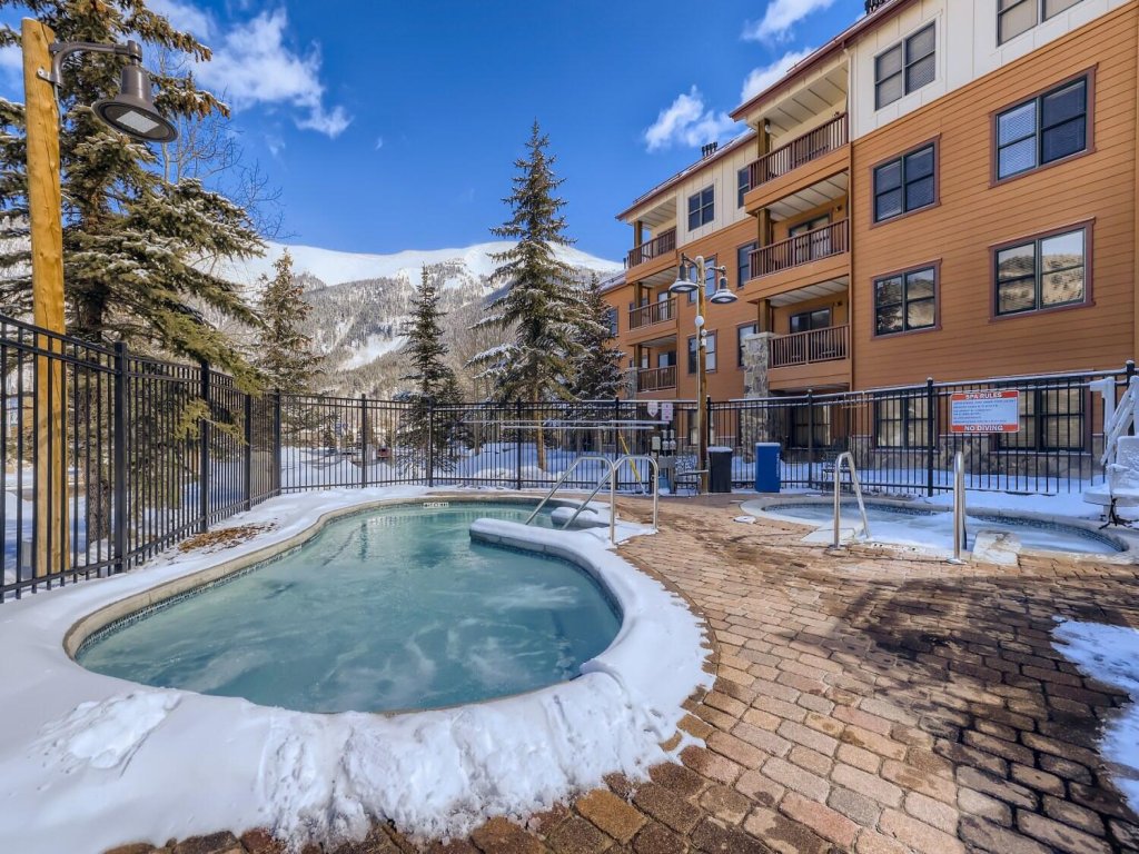 Copper Springs 320 Vacation Rental in Copper Mountain - RedAwning