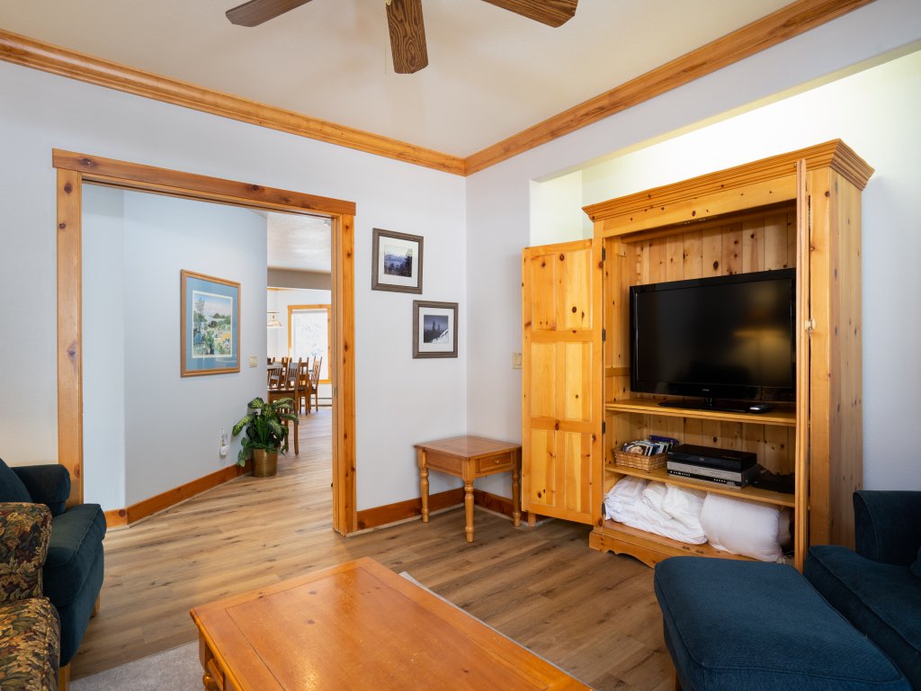 Skidder Trail Family Lodge Vacation Rental in Truckee - RedAwning