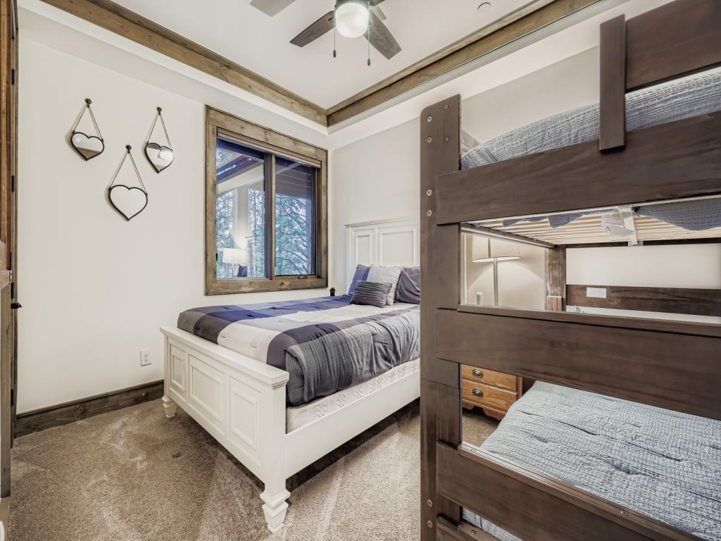 The Seasons 1818 - PRIVATE HOT TUB Vacation Rental in Keystone - RedAwning